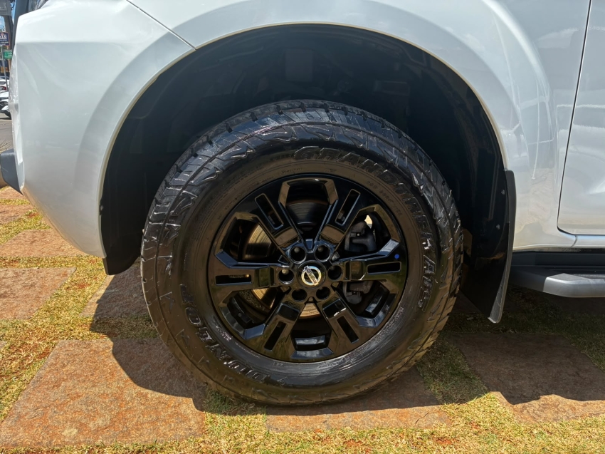 nissan frontier 2.3 16v turbo diesel attack cd 4x4 automatico flex 4p 202316