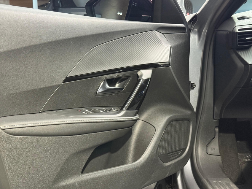 peugeot 2008 1.0 turbo 200 flex allure cvt 4p automatico 2025