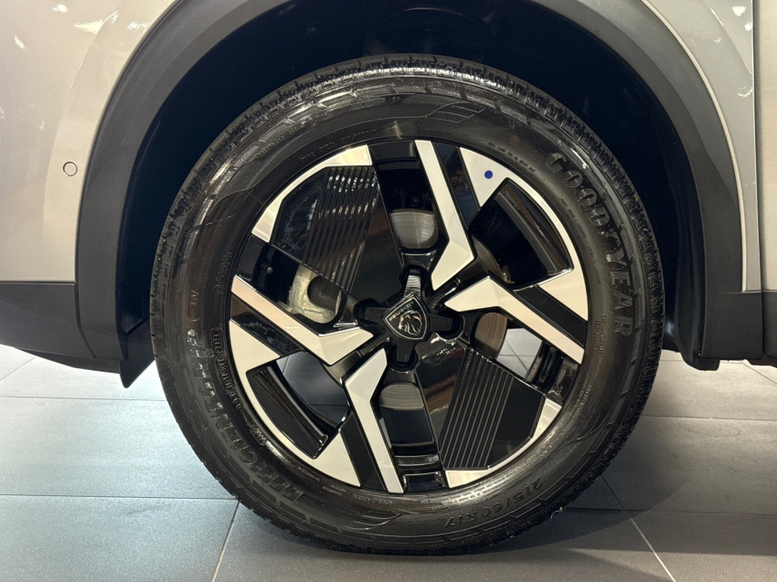 peugeot 2008 1.0 turbo 200 flex allure cvt 4p automatico 2025