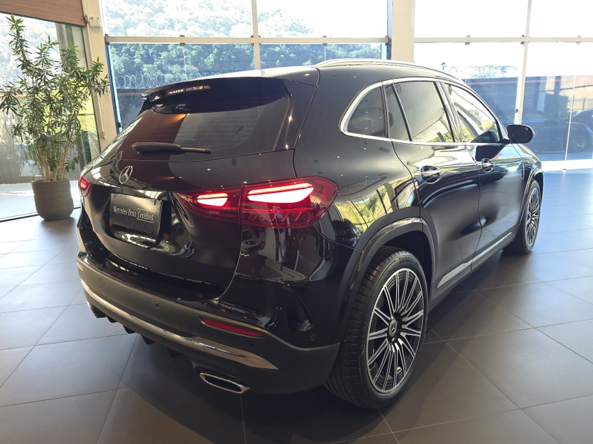 mercedes-benz gla 200 1.3 mhev amg line 7g-dct hibrido 5p manual 2024