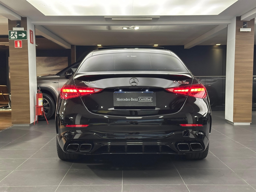 mercedes-benz c 63 amg 2.0 turbo phev s e performance 4matic+ speedshift gasolina 4p automatico 2024