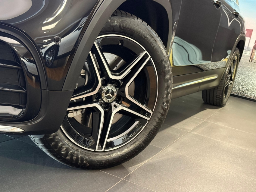 mercedes-benz glb 220 2.0 mhev amg line 4matic 8g-dct hibrido 4p automatico 2025