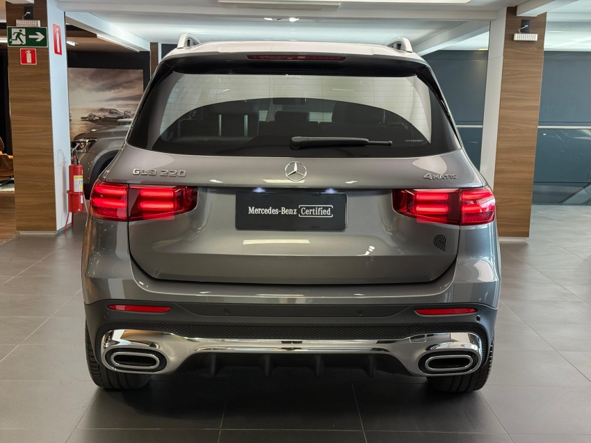 mercedes-benz glb 220 2.0 mhev amg line 4matic 8g-dct hibrido 4p automatico 2025
