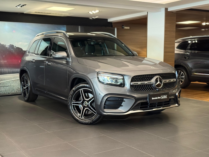 mercedes-benz glb 220 2.0 mhev amg line 4matic 8g-dct hibrido 4p automatico 2025