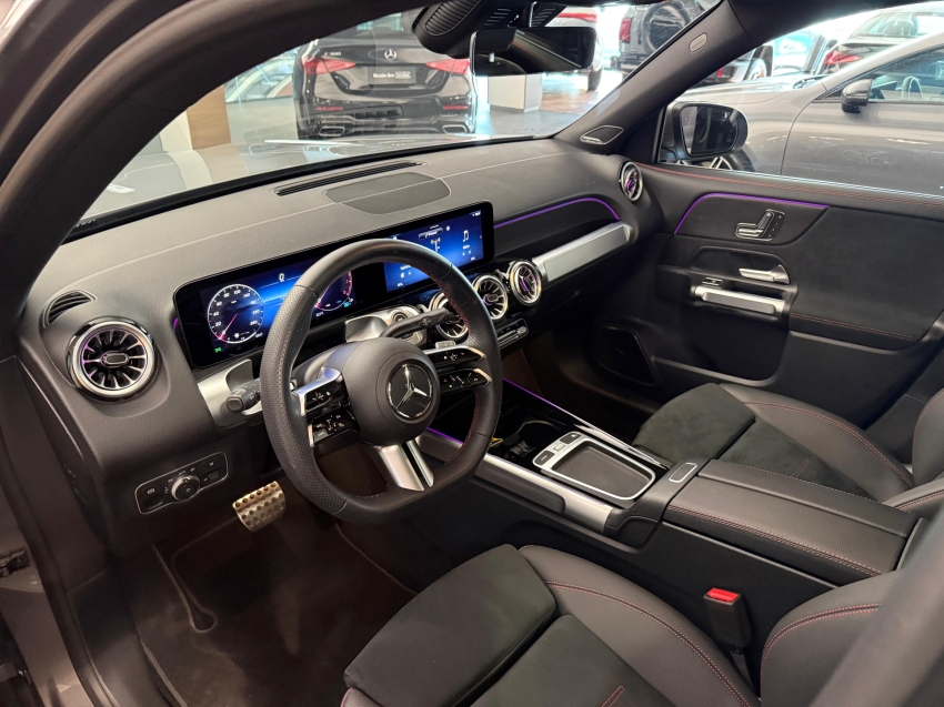 mercedes-benz glb 220 2.0 mhev amg line 4matic 8g-dct hibrido 4p automatico 2025