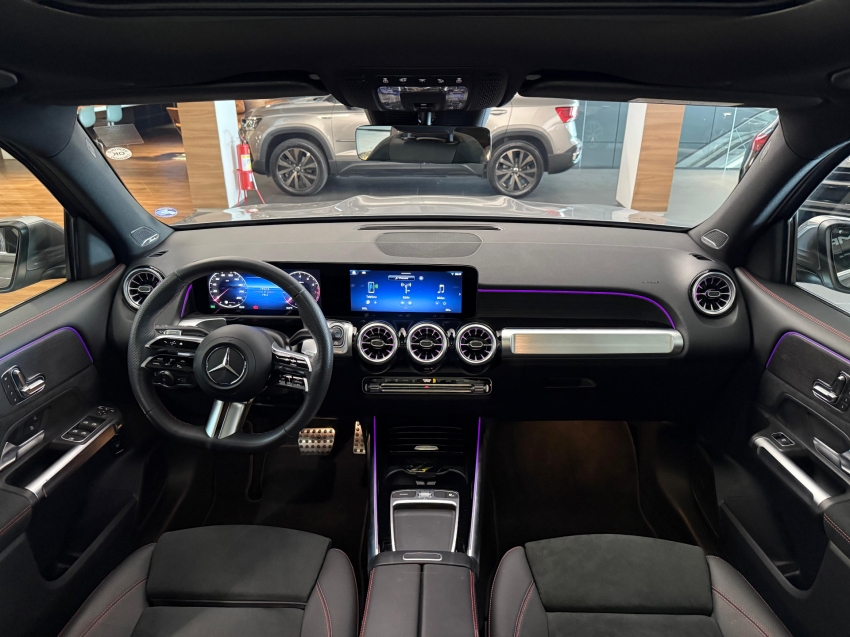mercedes-benz glb 220 2.0 mhev amg line 4matic 8g-dct hibrido 4p automatico 2025