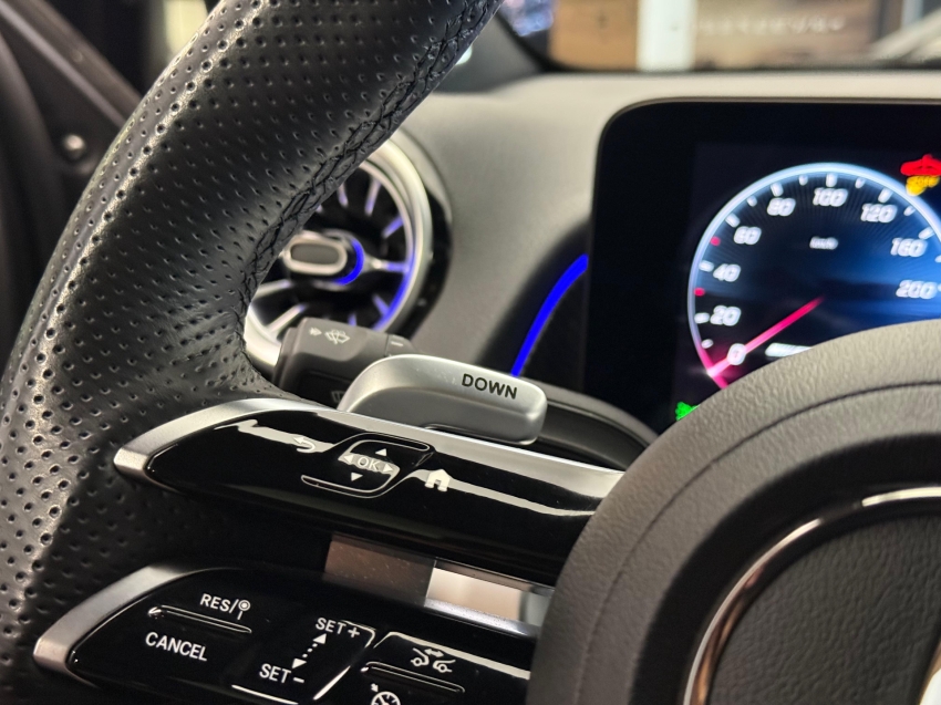mercedes-benz glb 35 amg 2.0 mhev 4matic speedshift hibrido 4p automatico 2024