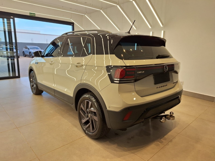 volkswagen t-cross 1.4 250 tsi total flex highline automatico 4p 2025