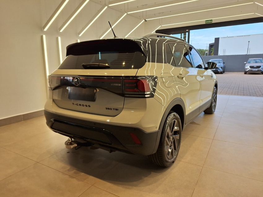 volkswagen t-cross 1.4 250 tsi total flex highline automatico 4p 2025