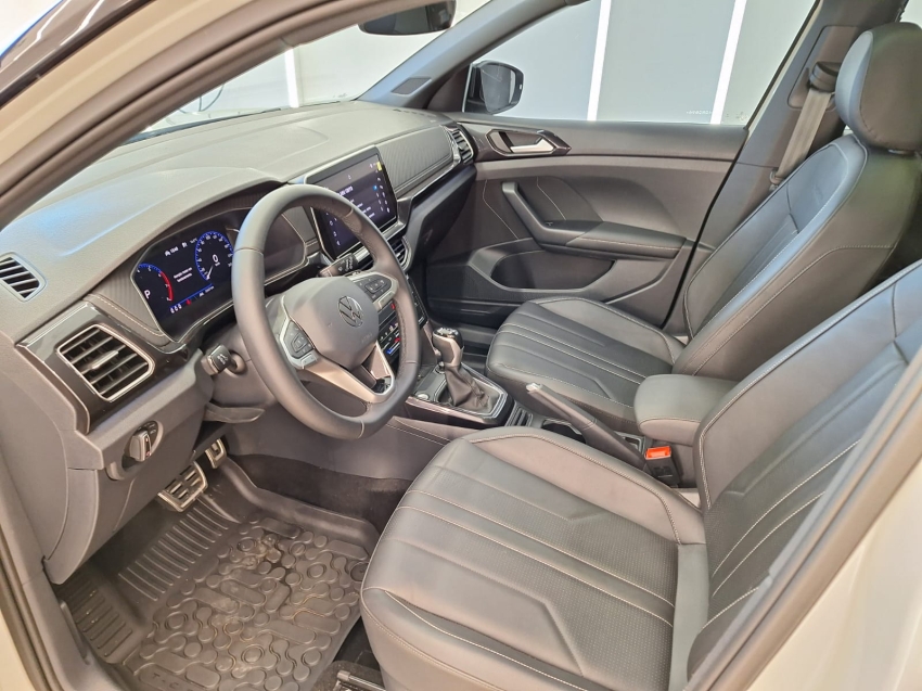volkswagen t-cross 1.4 250 tsi total flex highline automatico 4p 2025