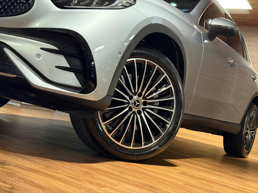 mercedes-benz glc 300 2.0 mhev amg line 4matic 9g-tronic hibrido 4p automatico 2025