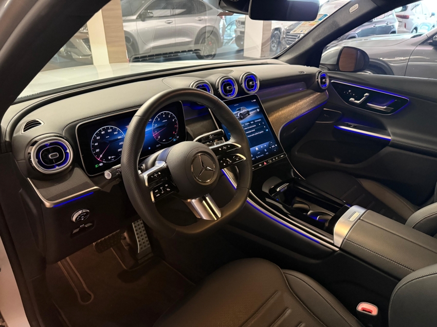 mercedes-benz glc 300 2.0 mhev amg line 4matic 9g-tronic hibrido 4p automatico 2025