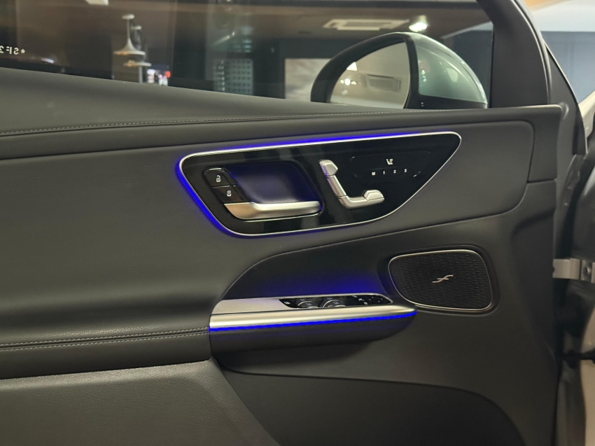 mercedes-benz glc 300 2.0 mhev amg line 4matic 9g-tronic hibrido 4p automatico 2025