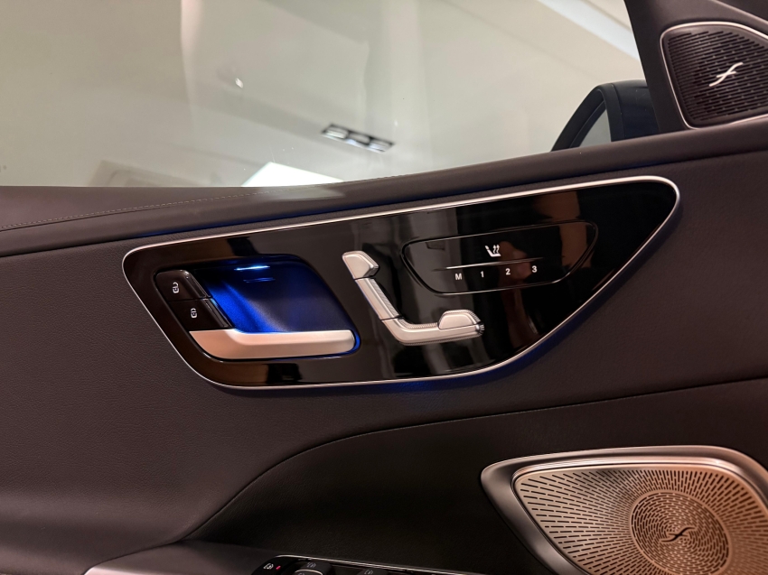 mercedes-benz c 300 2.0 eq boost hibrido amg line 9g-tronic 4p automatico 2024