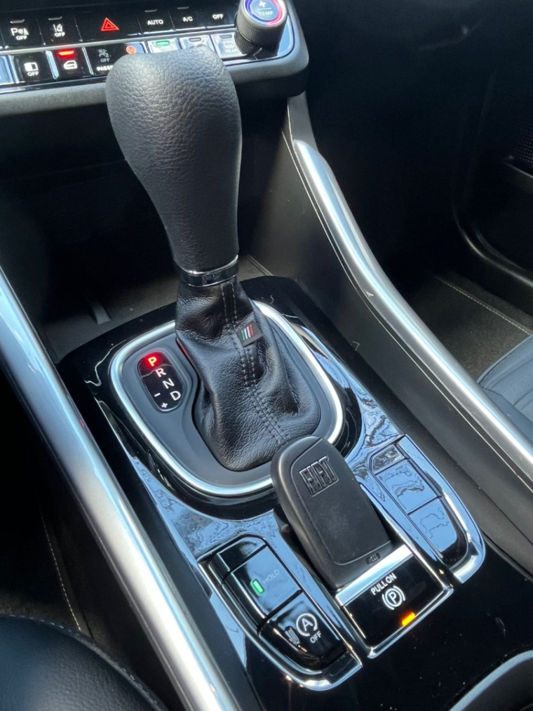 fiat fastback 1.3 turbo 270 flex abarth at6 4p automatico 2025