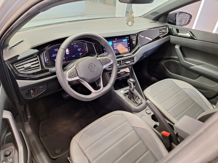 volkswagen nivus 1.0 200 tsi total flex highline automatico 4p 20235