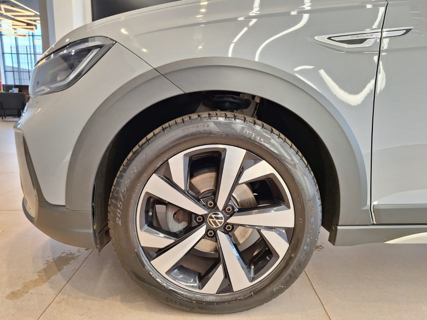 volkswagen nivus 1.0 200 tsi total flex highline automatico 4p 20238