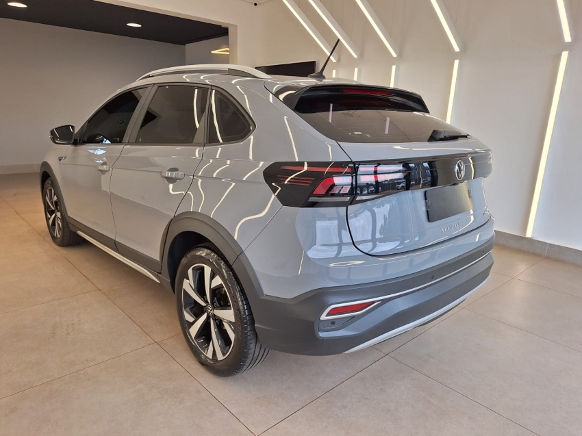 volkswagen nivus 1.0 200 tsi total flex highline automatico 4p 20234