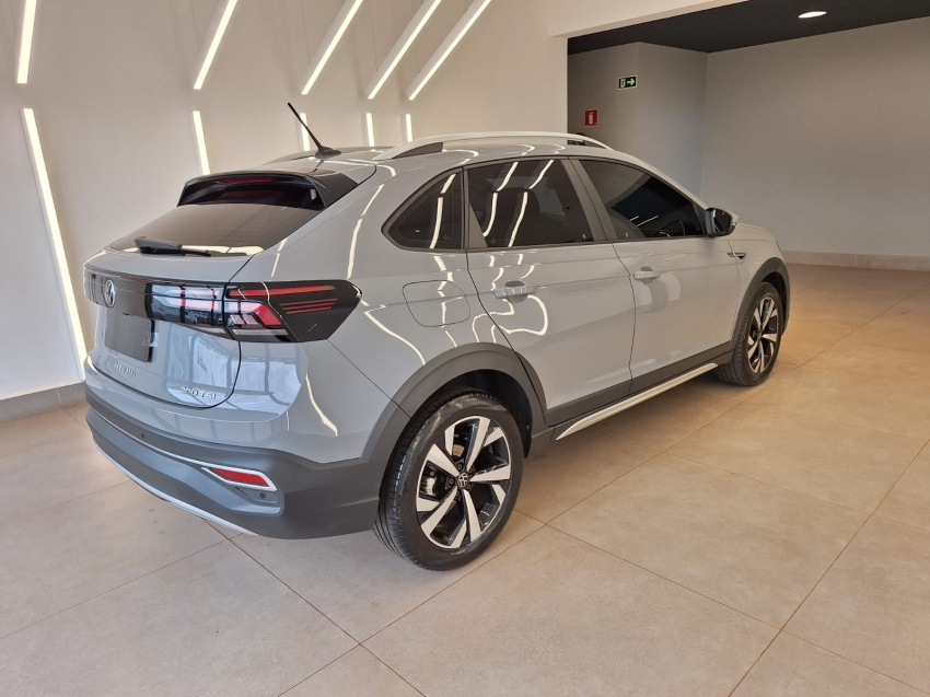 volkswagen nivus 1.0 200 tsi total flex highline automatico 4p 20233