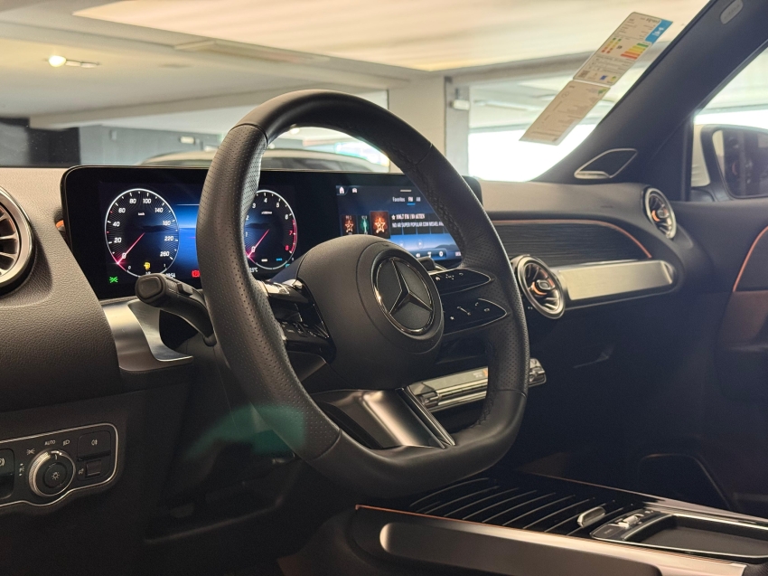 mercedes-benz glb 220 2.0 mhev amg line 4matic 8g-dct hibrido 4p automatico 202515