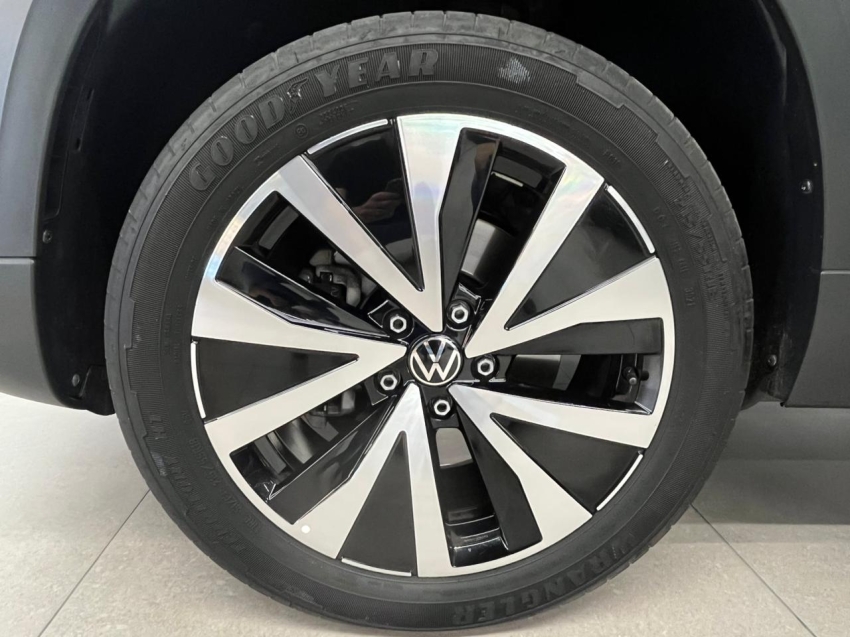 volkswagen taos 1.4 250 tsi total flex highline automatico 4p 202211