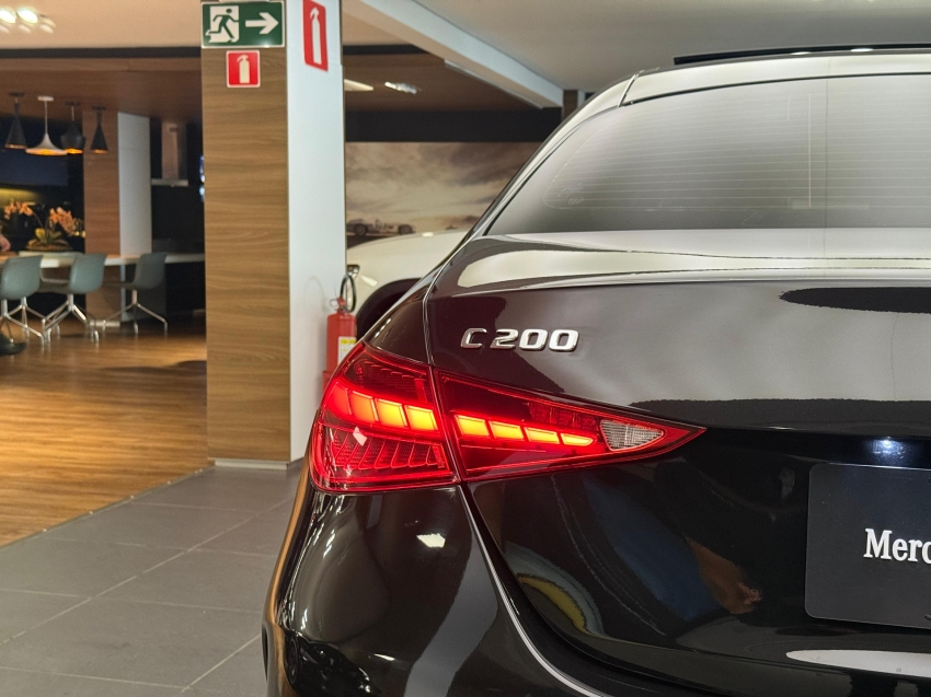 mercedes-benz c 200 1.5 eq boost hibrido amg line 9g-tronic 4p automatico 202411