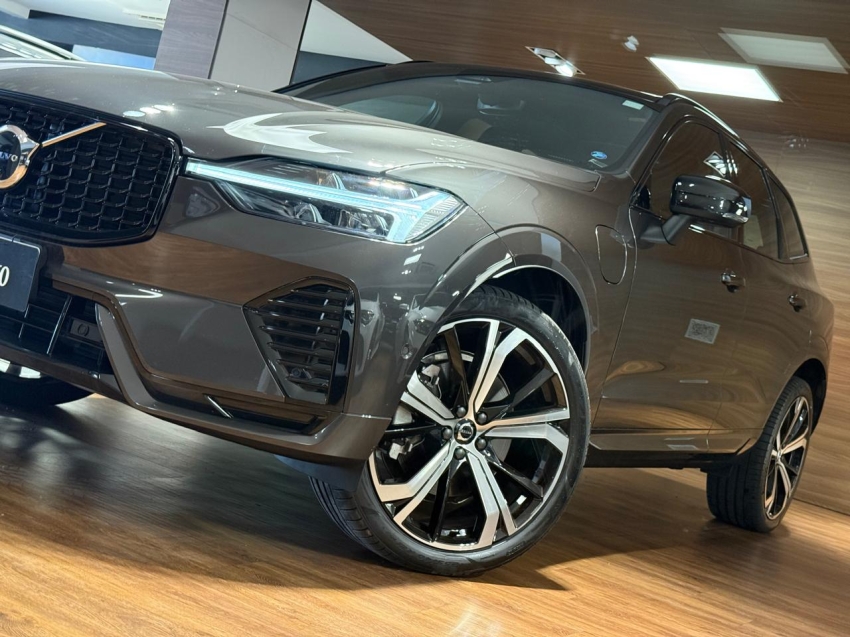 volvo xc60 2.0 t8 recharge ultimate dark awd geartronic hibrido 4p automatico 202411