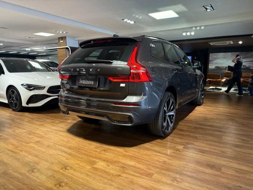 volvo xc60 2.0 t8 recharge ultimate dark awd geartronic hibrido 4p automatico 20243
