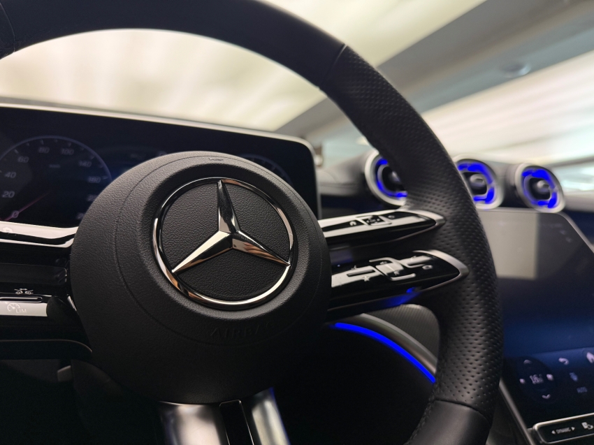 mercedes-benz c 300 2.0 eq boost hibrido amg line 9g-tronic 4p automatico 202518
