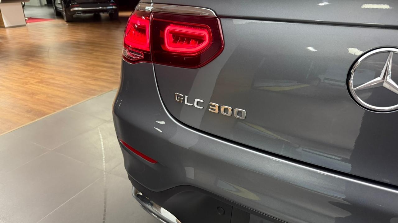 mercedes-benz glc 300 2.0 cgi gasolina coupe amg line 4matic 9g-tronic 4p automatico 202313