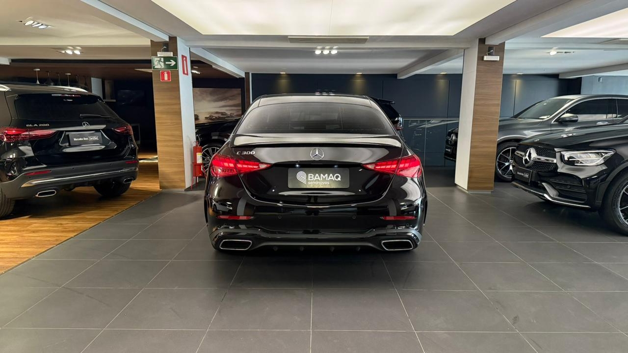 mercedes-benz c 300 2.0 eq boost hibrido amg line 9g-tronic 4p automatico 20244