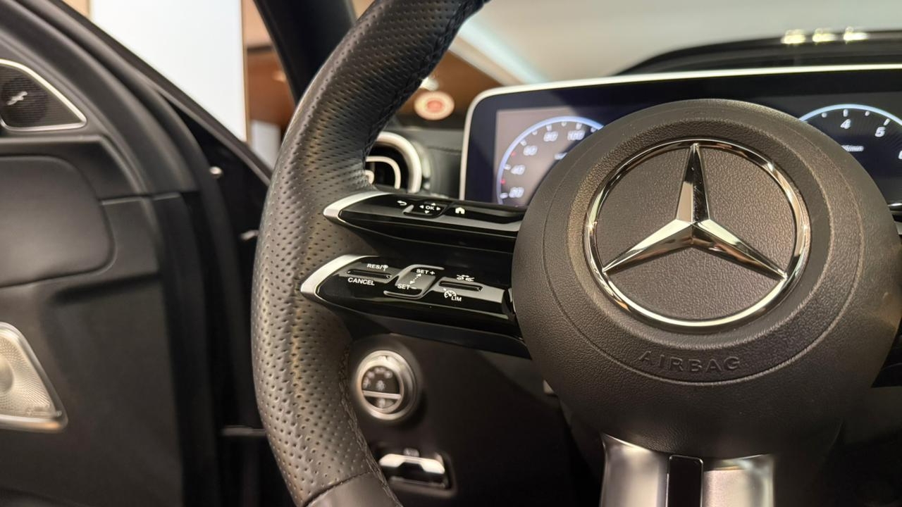 mercedes-benz c 300 2.0 eq boost hibrido amg line 9g-tronic 4p automatico 202411