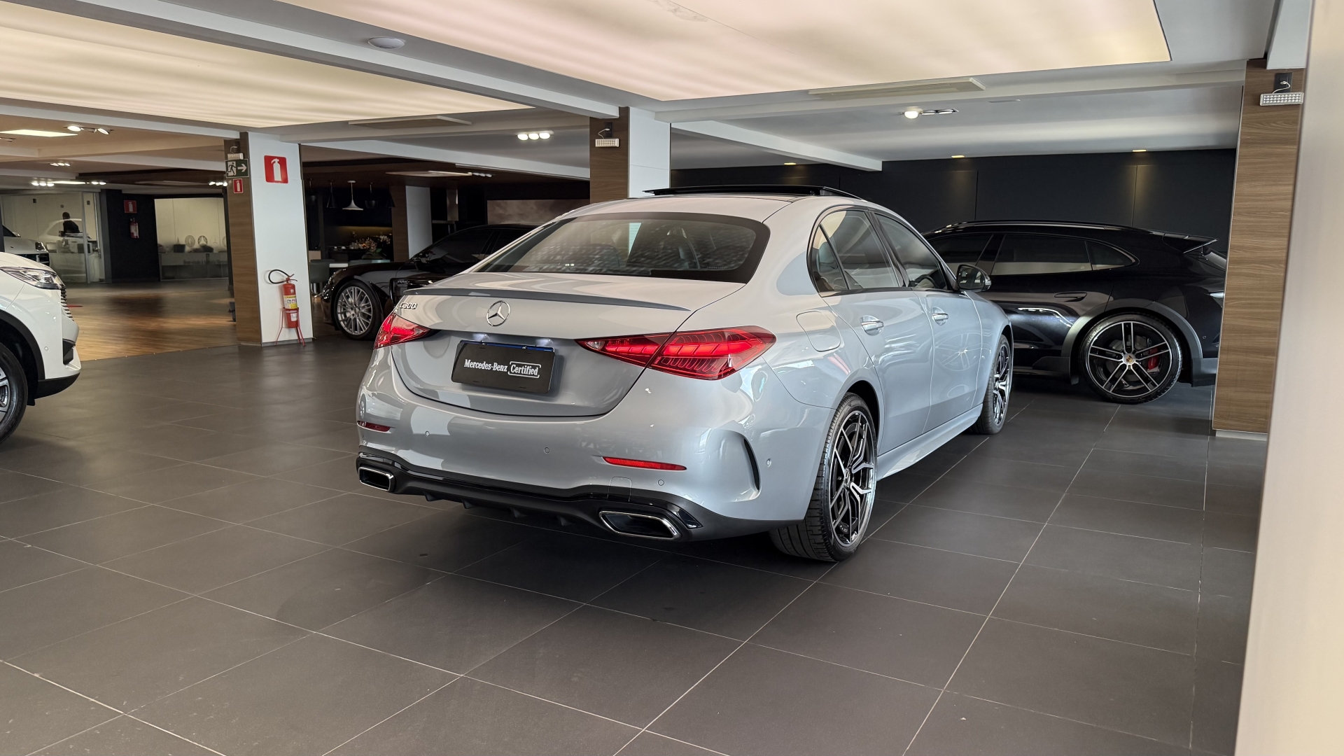 Mercedes-Benz C 300 2.0 EQ BOOST HÍBRIDO AMG LINE 9G-TRONIC