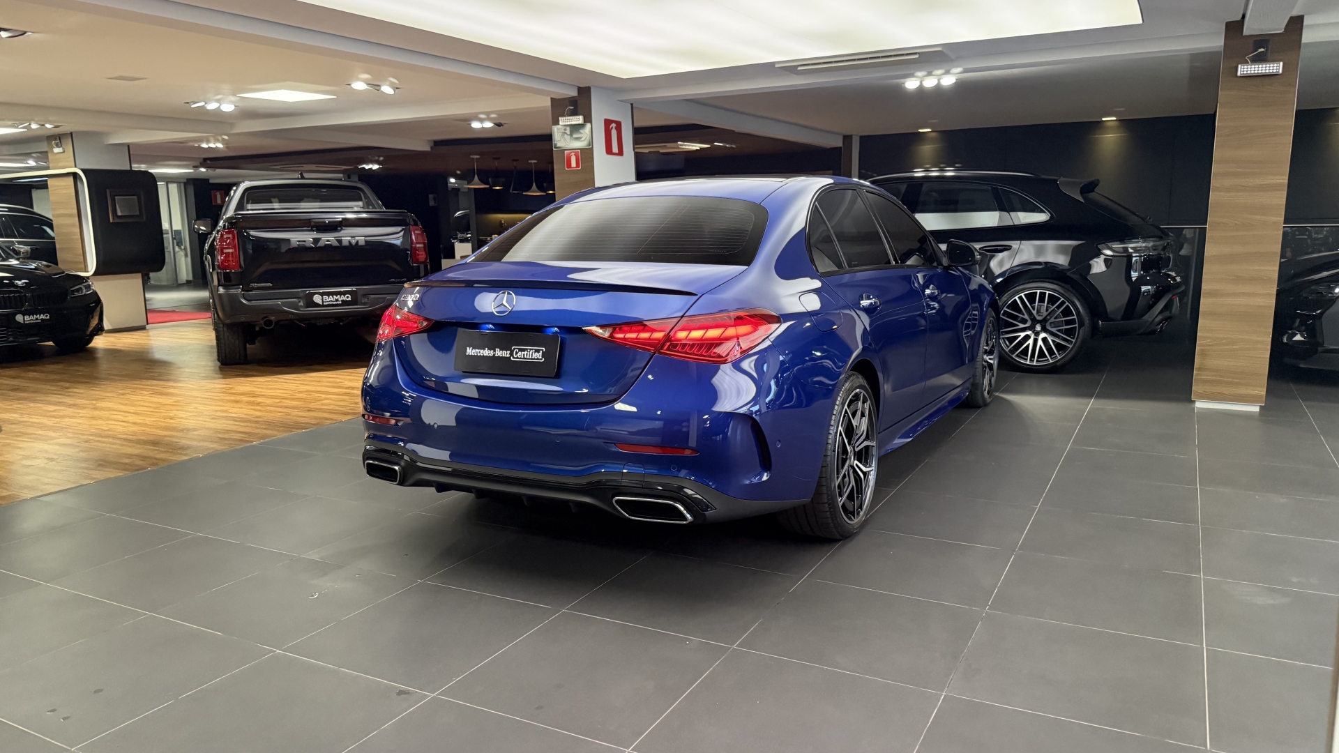 Mercedes-Benz C 300 2.0 EQ BOOST HÍBRIDO AMG LINE 9G-TRONIC