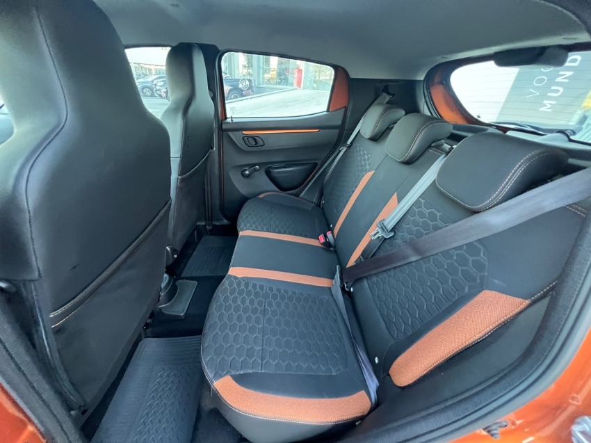 kwid outsider 1.0 2022 manual