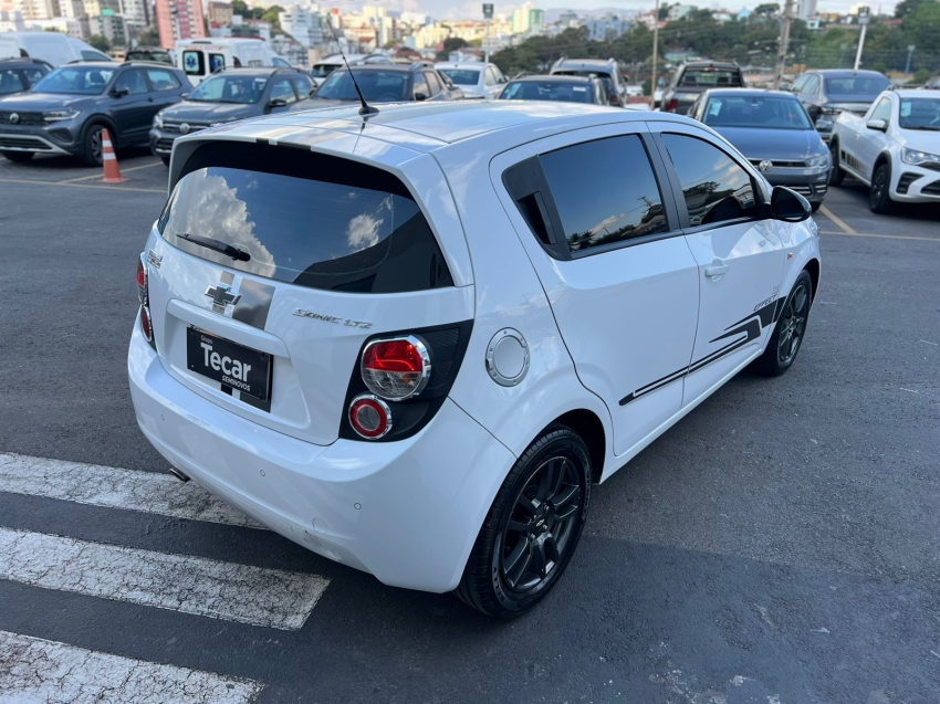 chevrolet sonic 1.6 automatico