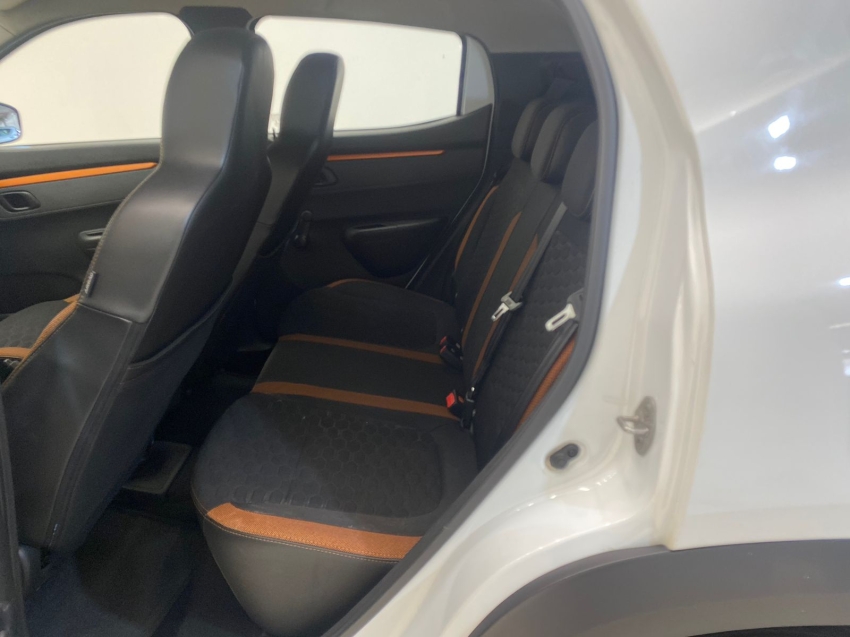 kwid outsider 1.0 202211