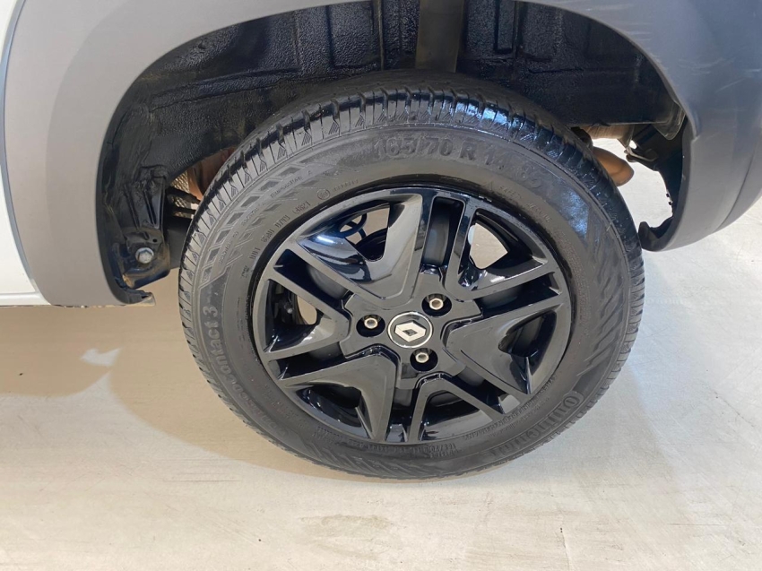 kwid outsider 1.0 202213