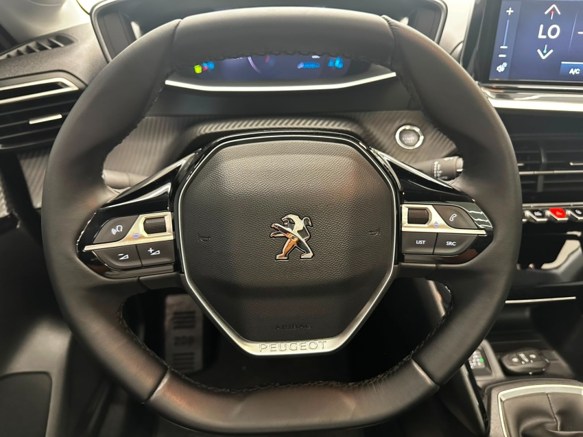 peugeot 208 griffe 1.6 at flex7