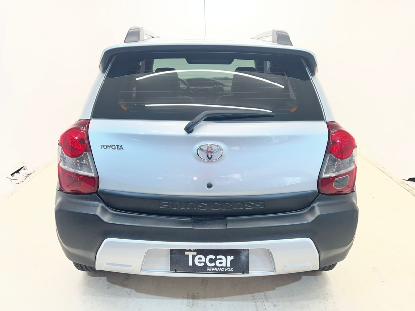 etios cross hb4
