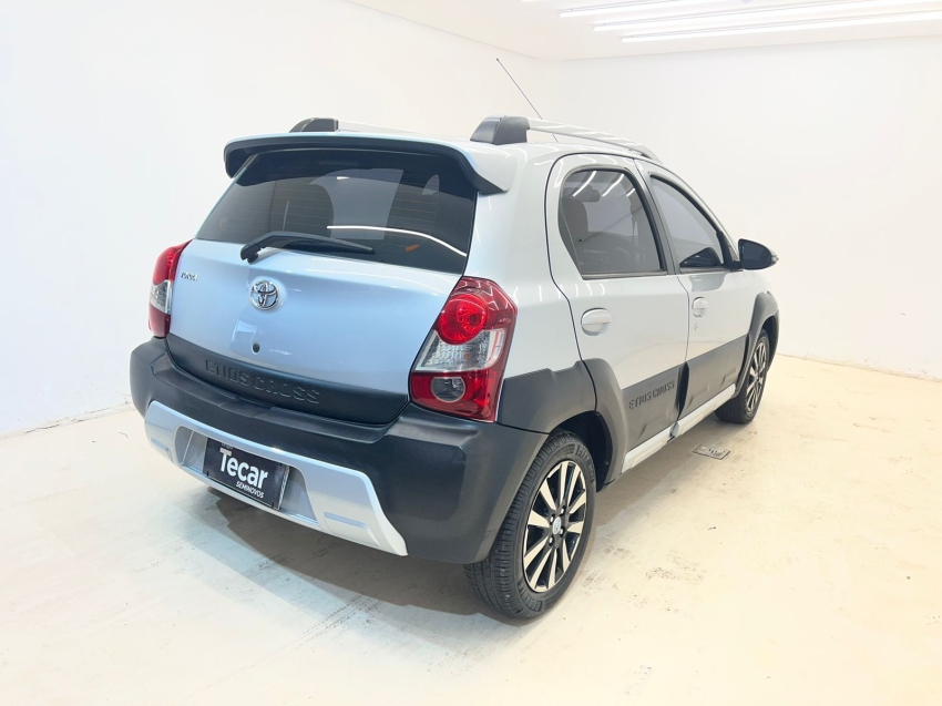 etios cross hb5