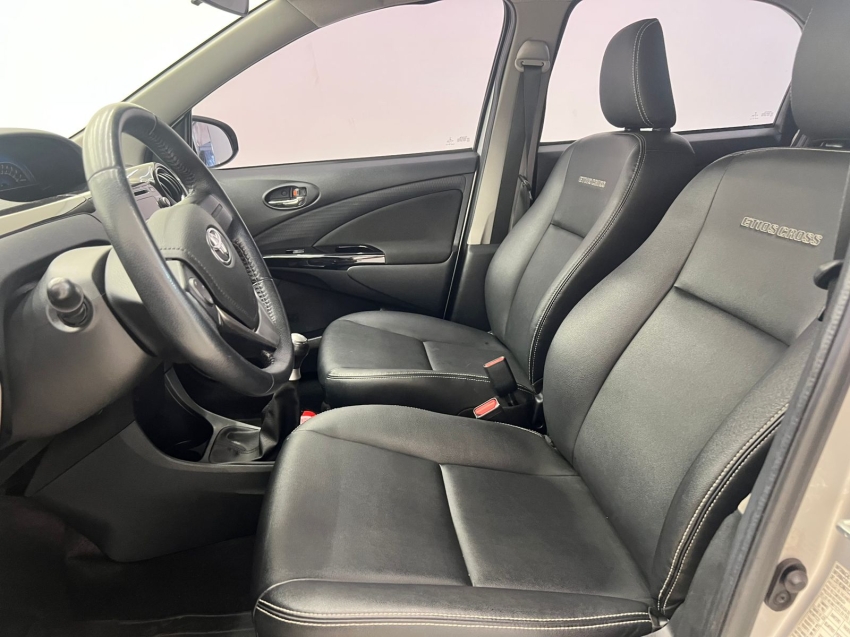 etios cross hb7
