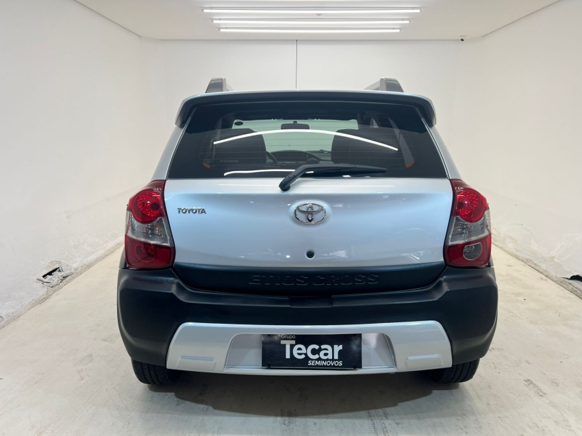 etios cross hb3