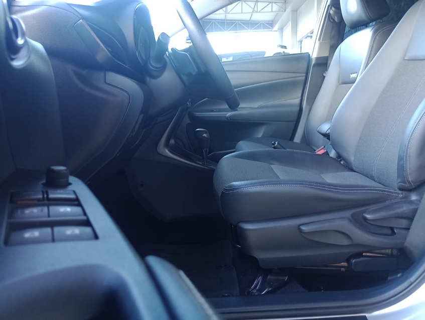toyota yaris 1.5 16v flex sedan xs connect multidrive 4p automatico 2023
