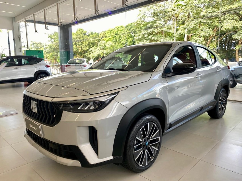 fiat fastback audace t200 hybrid flex at7