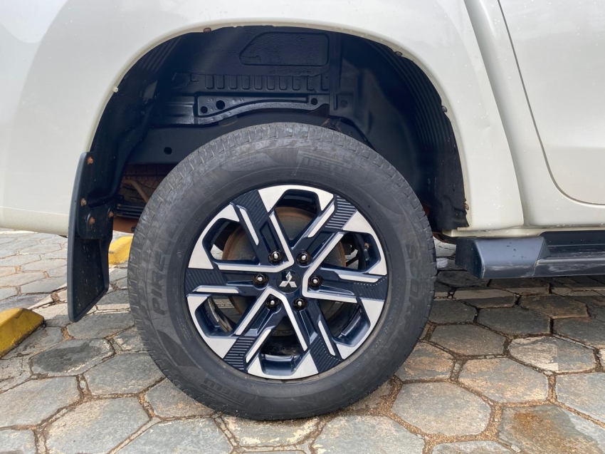 l200 triton sport hpe 2.4 d 4x4 at6