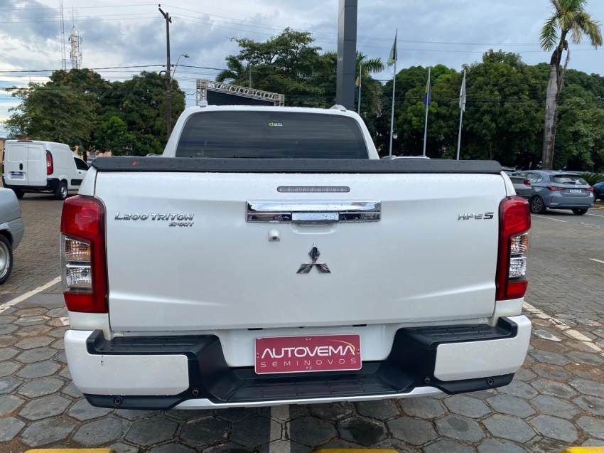 l200 triton sport hpe 2.4 d 4x4 at3