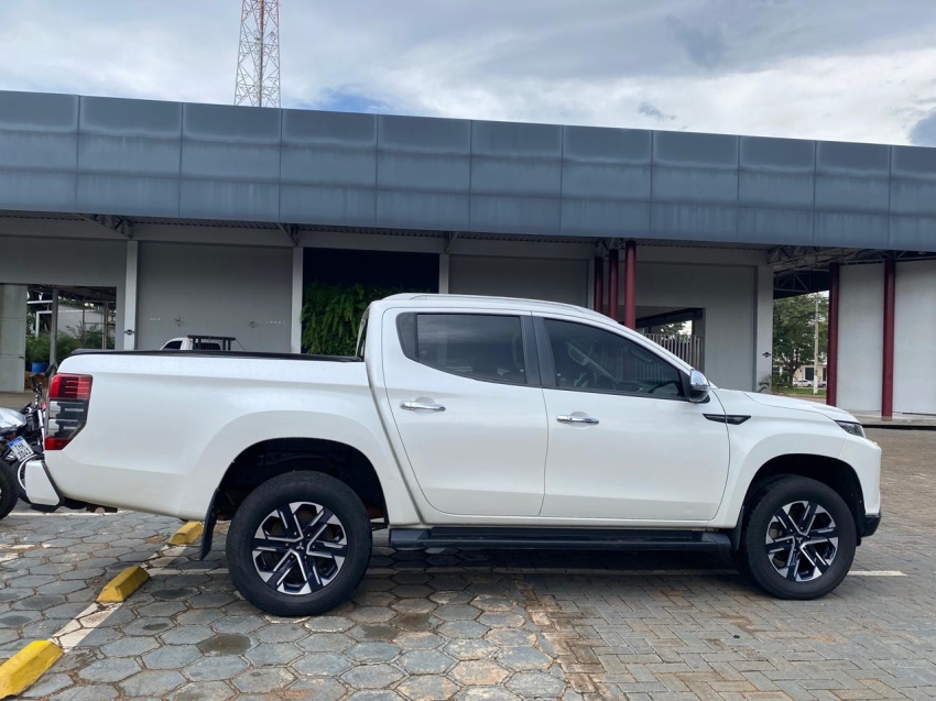 l200 triton sport hpe 2.4 d 4x4 at5