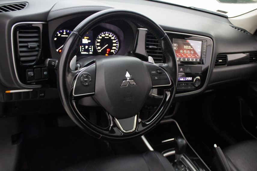 mitsubishi outlander 2.0 comfort gasolina 5p automatico 201810