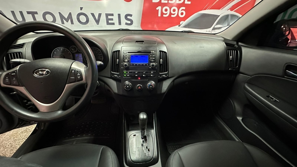 hyundai i30 2.0 mpfi gls 16v gasolina 4p automatico.8